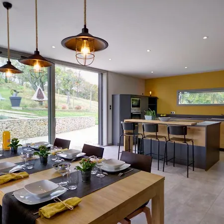 Moderne Avec Jardin, Etang, Terrasses Et Confort Inclus A - Fr-1-496-157