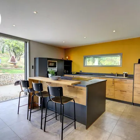 Moderne Avec Jardin, Etang, Terrasses Et Confort Inclus A - Fr-1-496-157 * Montbrison