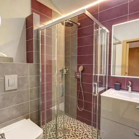 Moderne Avec Jardin, Etang, Terrasses Et Confort Inclus A - Fr-1-496-157